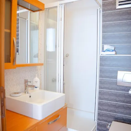 Apartamento Cihangir Spacious Estambul